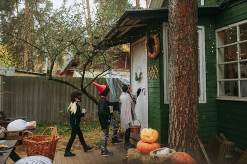 Halloween porch decoration